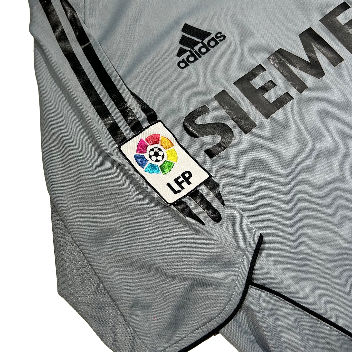 Camiseta de fútbol Adidas Real Madrid CF 3ª equipación temporada 2005-2006 dorsal 10 Robinho - S - Palancia Retro