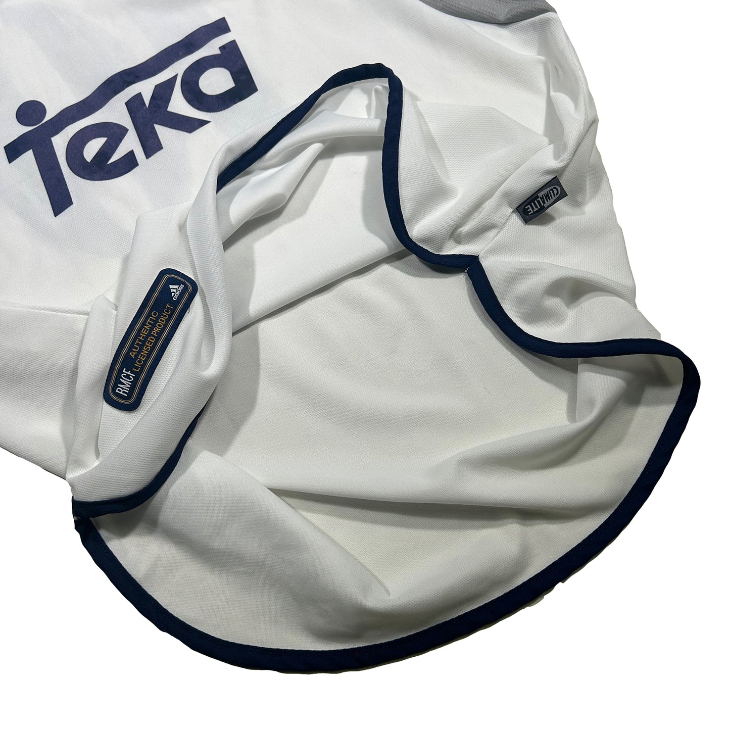 Camiseta de fútbol Adidas Real Madrid CF temporada 2000-2001 home kit dorsal 10 y firmada por Luis Figo - L